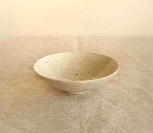【藤田千絵子】刷毛目 浅ボウルS 15cm 浅鉢 ハンドメイド 作家 陶芸作家 器 陶器