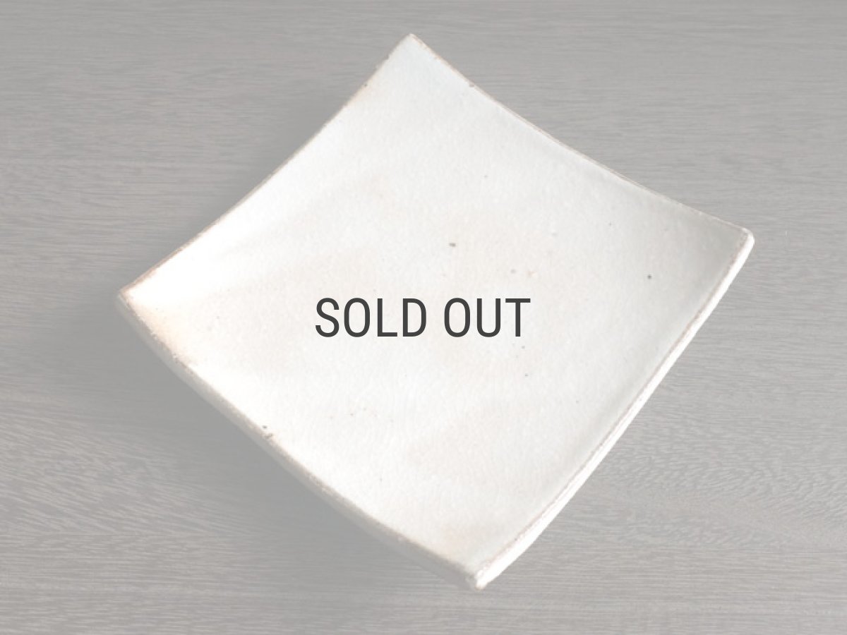 画像4: 【加藤仁志】平皿　角皿S/スクエア/取皿/12ｃｍ/手作り/手引き/作家/粉引き/陶器 (4)