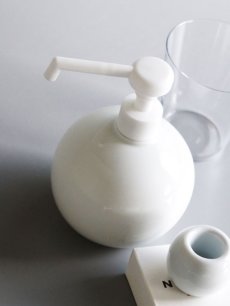 画像4: 【Globe】シャワーボトル 350ml グローブ 除菌　無地　磁器　丸　ディスペンサー　詰替え容器　日本製　ロロ　LOLO　ウィルス対策　インフルエンザ予防 (4)
