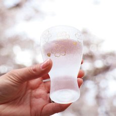 画像7: 【THE Premium NIPPON Taste】グラス　桜　ペア　2個販売/ガラス/日本酒グラス/ガラス食器/ギフト/プレゼント/記念日/お祝い/石塚硝子 (7)