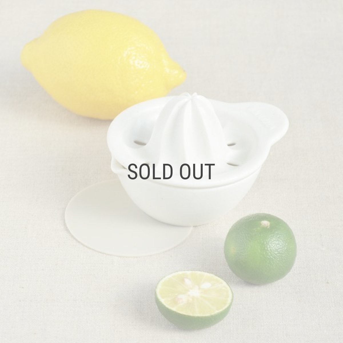 画像11: 【SHIKIKA】しぼり揃え　暮らしの小道具　ミニアイテム　しぼり　レモン搾り　ミニ　白　磁器 美濃焼 SALIU (11)