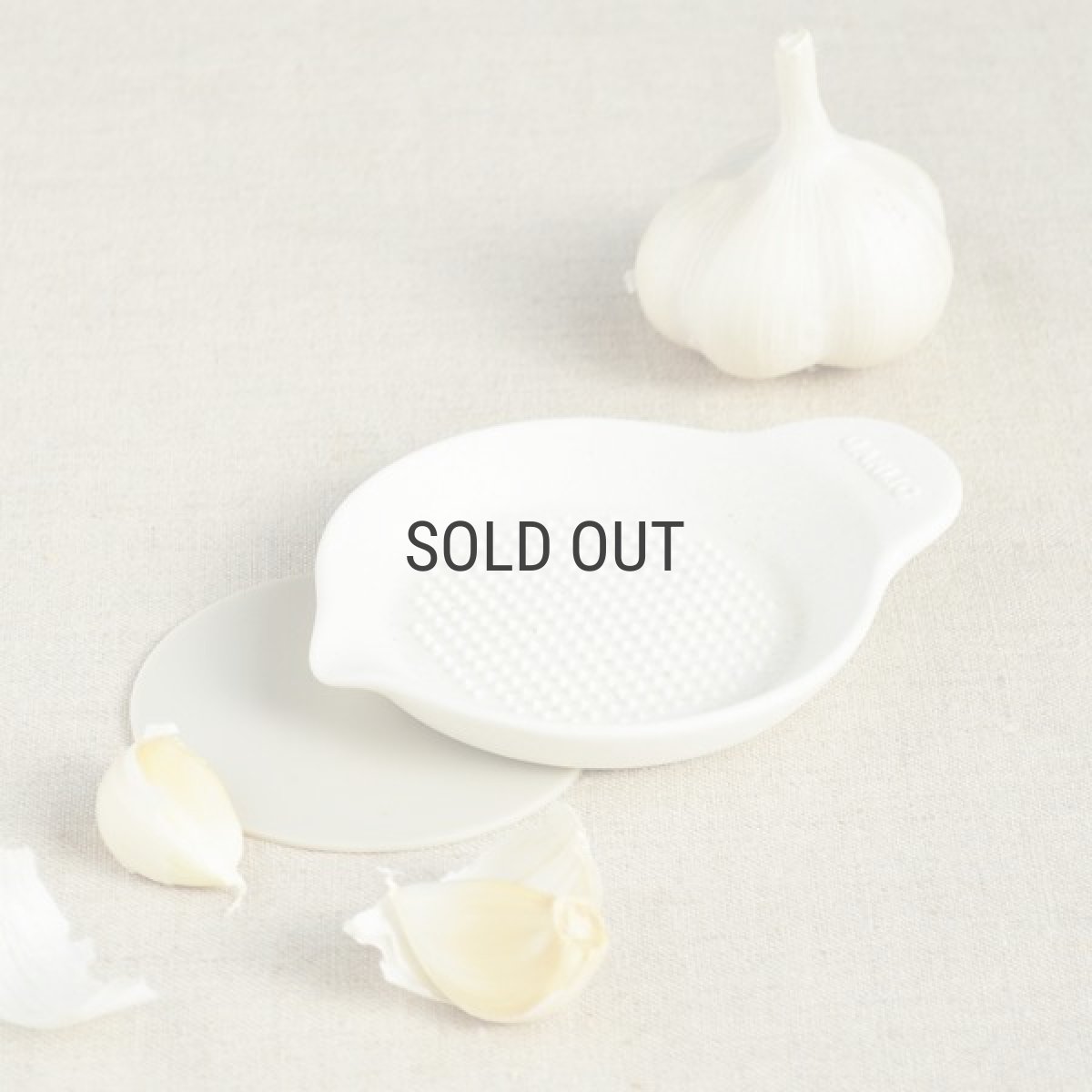 画像9: 【SHIKIKA】にんにくおろし　暮らしの小道具　にんにく　擦りおろし　白　磁器　美濃焼　SALLIU (9)