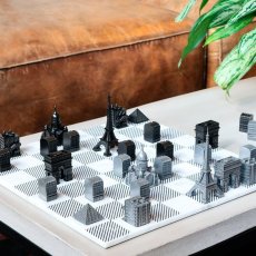 画像2: 【Skyline Chess 】プレミアムメタルパリエディション　チェスセット　イギリス製　チェス　木製ボード　ウッド　スカイラインチェス　PREMIUM METAL PARIS EDITION　トイ　オブジェ　インテリア　お洒落　おしゃれ　かっこいい　モダン　ギフト　ボードゲーム　　 (2)