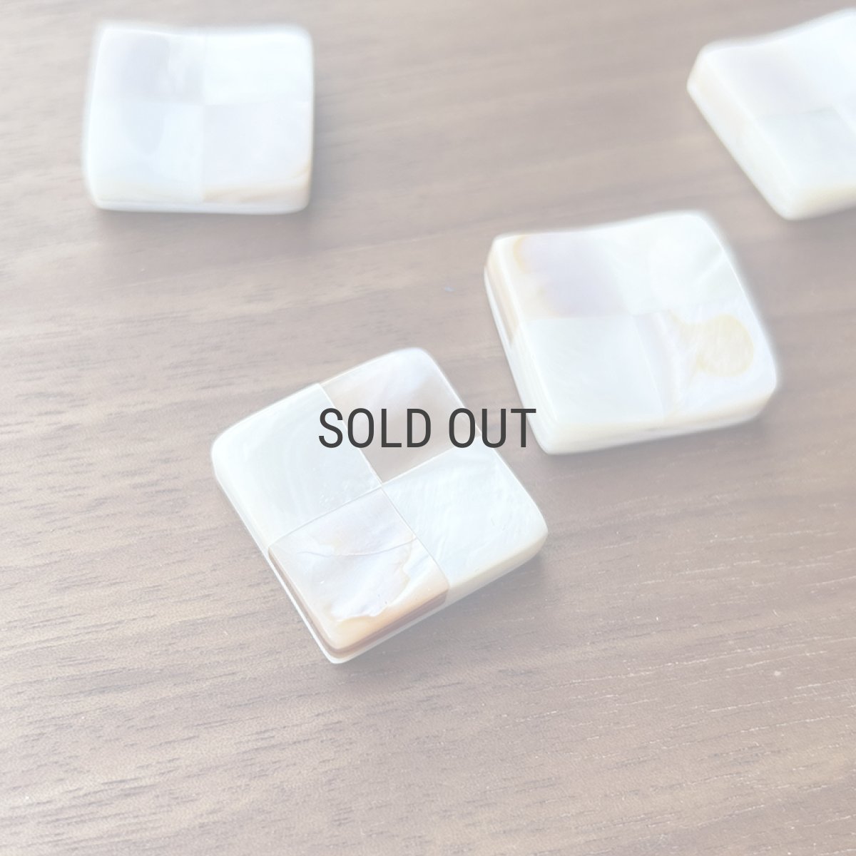 画像1: ネコポス対応【Pearl Collection】市松　箸置き２色 レスト シェル パール 貝 (1)