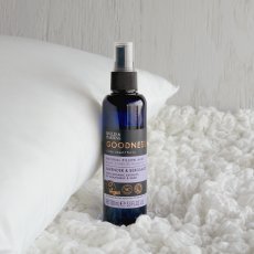 画像1: 【BAYLIS&HARDING】GOODNESS SLEEP ピローミスト100ml　（ラベンダー＆ベルガモット）　　質の良い睡眠　 ベイリス＆ハーディング　イギリス製　 (1)