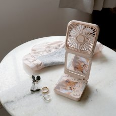 画像1: 【PAUL&JOE】ポール＆ジョー　充電式　モバイルハンディファン　ミニ扇風機　猫　(スマホスタンド/ミラー付き/ 5段階風量切替) 　充電用USBケーブル付き (1)