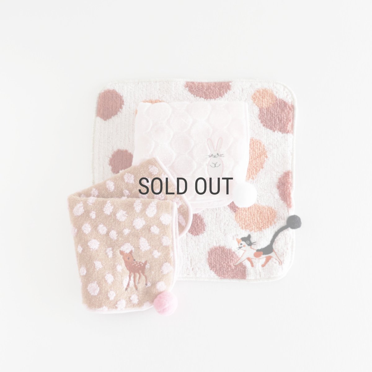 画像1: 【bloomie’s】タオルハンカチ　20×20cm　ポンポン付き　ふわふわ　ねこ　うさぎ　子鹿　日本製　ブルーミーズ (1)