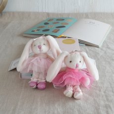 画像10: 【Bukowski】ウサギのジェイリーン　バレリーナ　バッグチャーム　ピンク　10cm 　スウェーデンのぬいぐるみ　ブコウスキー　キーホルダー (10)
