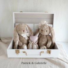 画像9: 【Bukowski】ウサギのパトリック　Patrick　40cm 　首にリボン　ブラウン　スウェーデンのぬいぐるみ　ソフトトイ　ブコウスキー　誕生日　 (9)