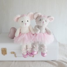 画像12: 【Bukowski】ねずみのアントニア　バレリーナ　30cm 　ホワイト　グレー　チュチュ　スウェーデンのぬいぐるみ　ブコウスキー　ソフトトイ　誕生日　 (12)
