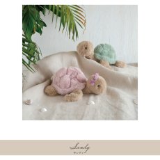 画像3: 【Bukowski】カメのサンディー　Baby Sandy　グリーン　ピンク　20cm 　スウェーデンのぬいぐるみ　ブコウスキー  ソフトトイ 誕生日　結婚式　 (3)