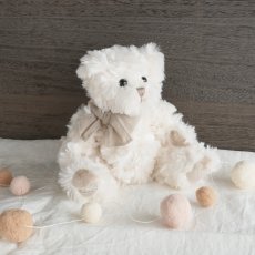 画像1: 【Bukowski】くまのリトル ノア　Little Noah  25cm 　スウェーデンのぬいぐるみ　ブコウスキー　出産祝い　誕生日　結婚式ウエルカムドール (1)
