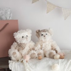 画像11: 【Bukowski】くまのリトル エマ　Little Emma　25cm 　スウェーデンのぬいぐるみ　ブコウスキー　出産祝い　誕生日　結婚式ウエルカムドール (11)