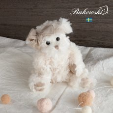 画像1: 【Bukowski】くまのリトル エマ　Little Emma　25cm 　スウェーデンのぬいぐるみ　ブコウスキー　出産祝い　誕生日　結婚式ウエルカムドール (1)