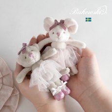 画像1: 【Bukowski】猫のバレリーナ　ネズミのバレリーナ　アルバティーナ　アントニア　Albertina Antonia    　バッグチャーム　10cm 　スウェーデンのぬいぐるみ　ブコウスキー　キーホルダー (1)