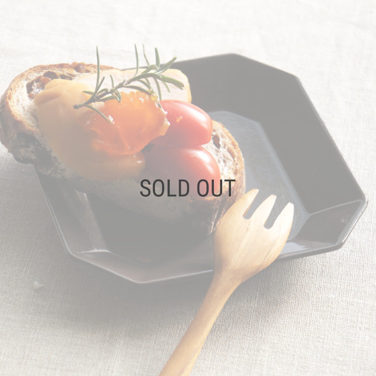 画像4: 【Des-pres】デ・プレ スクエアプレート グレージュ S 12ｃｍ/グレイジュ/グレージュ/グレー/ベージュ/プレート/八角/四角/黒土/グレイ/クラシカル/取り皿/お皿/小皿/陶器/日本製 (4)