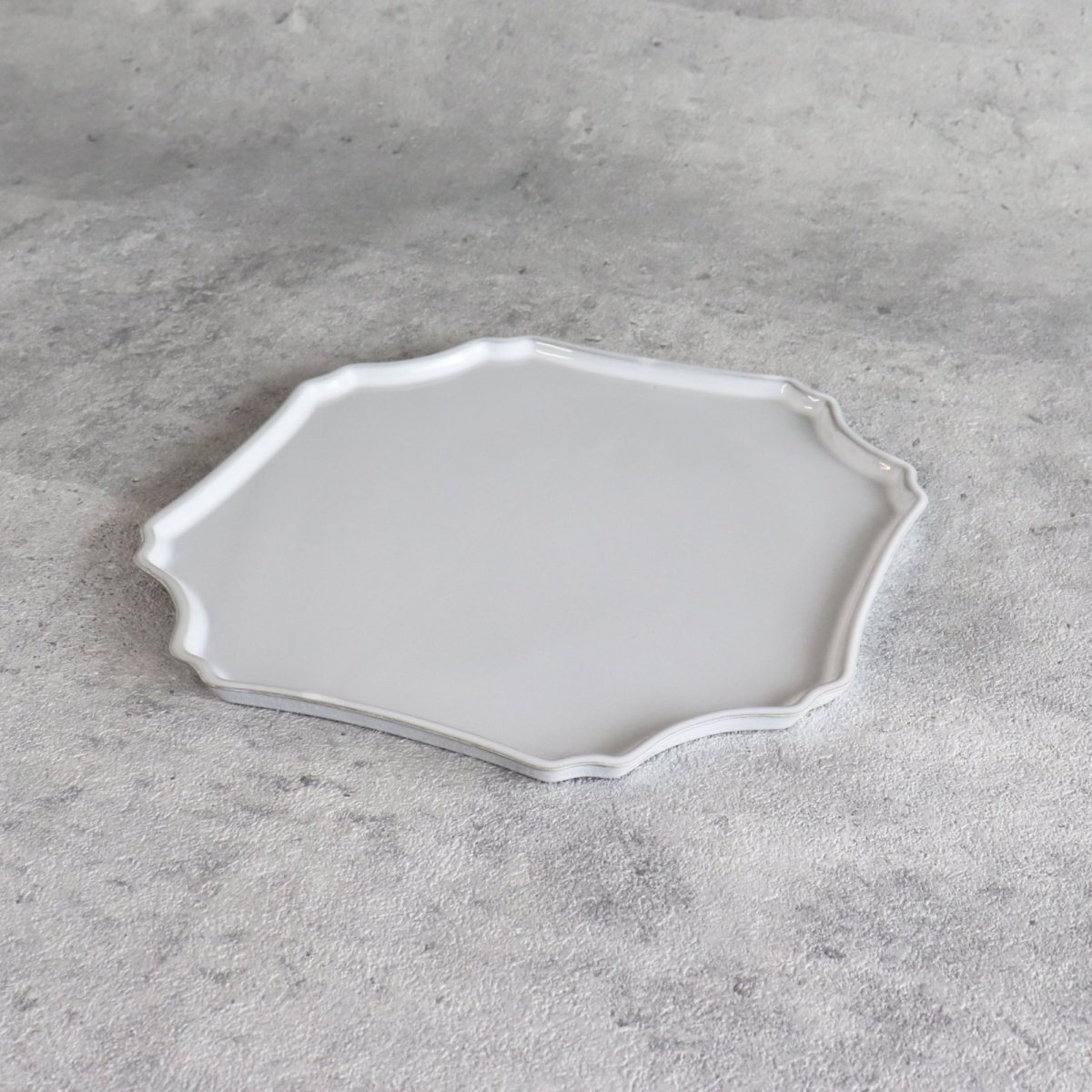 画像2: 【 Gift 】Des Pres Chouette  デプレ　シュエット　プレートL 　グレーホワイト　日本製　箱入り　デザインプレート (2)