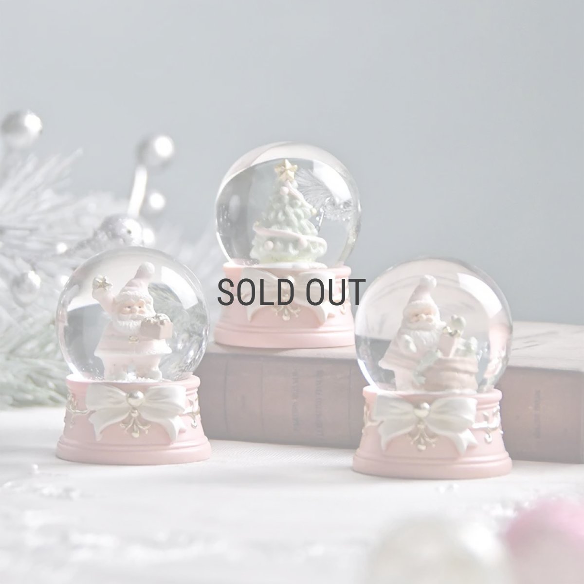 画像1: 【 HM 】パステルリボンベース　ミニスノードーム　H6.5cm　ピンク　サンタクロース　クリスマスツリー (1)