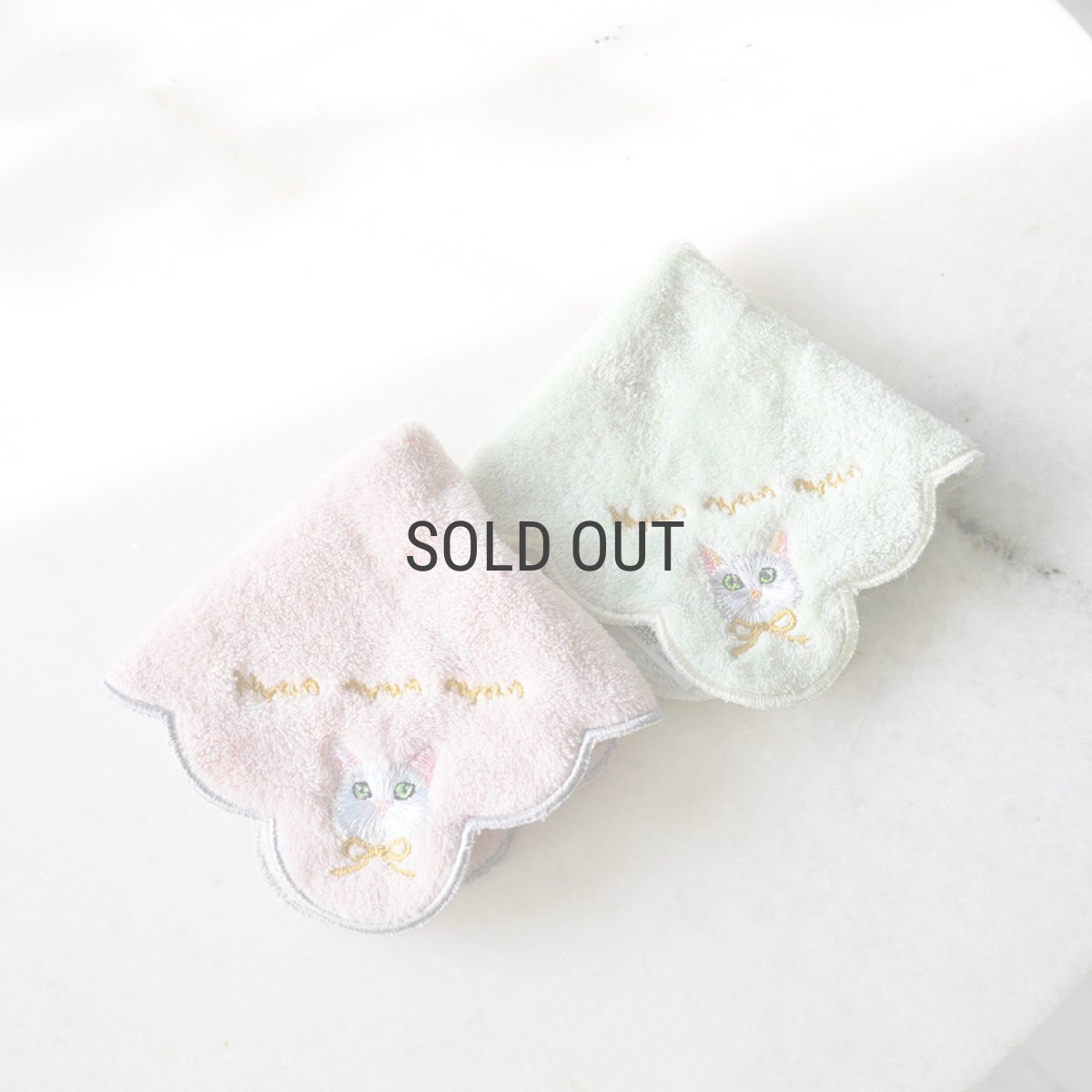 画像1: 【HYRD】ネコの日　タオルハンカチ　ねこ刺繍　ライトピンク　ライトミント　20x20cm (1)
