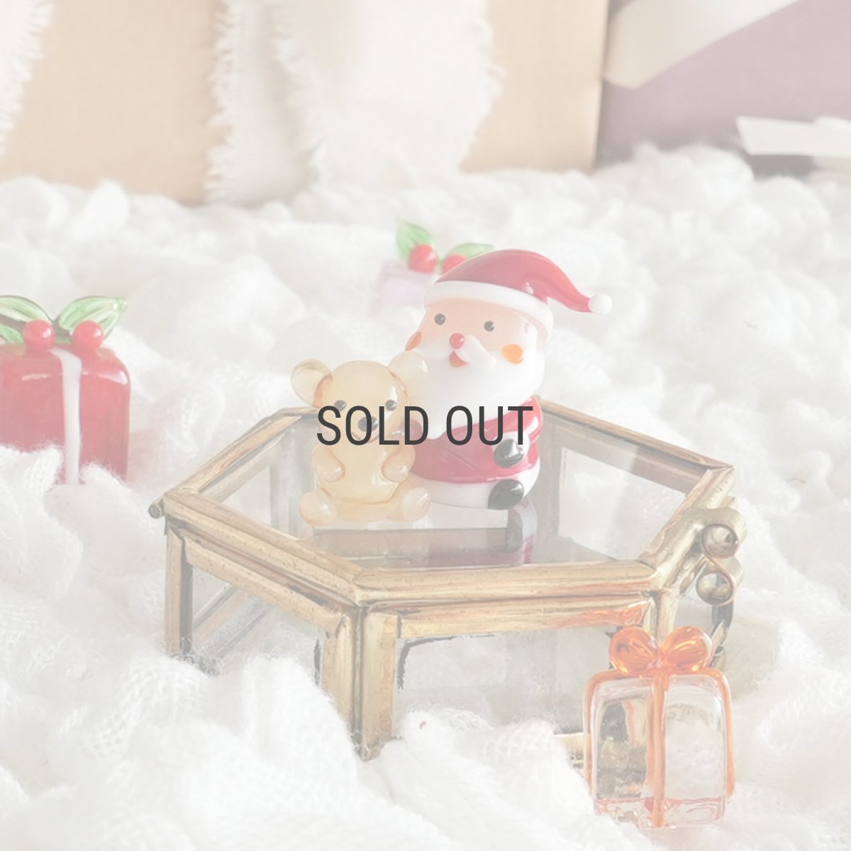 画像1: 【The Joy Luck Club】サンタさんベアと一緒　くまちゃん　20mm ガラス製　オブジェ　クリスマス　ミニチュア (1)