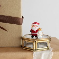 画像1: 【The Joy Luck Club】サンタさんツリーを持って　クリスマスツリー　25mm　ガラス製　オブジェ　クリスマス　ミニチュア (1)