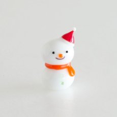 画像2: 【The Joy Luck Club】スノーマン　レッド　オレンジマフラー 　25mm  赤ニット帽　雪だるま　ガラス製　オブジェ　クリスマス　ミニチュア  (2)