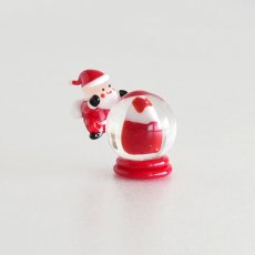 画像3: 【The Joy Luck Club】抱きつきサンタ　スノードーム　25mm　ガラス製　オブジェ　クリスマス　ミニチュア (3)