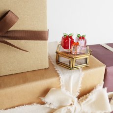 画像1: 【The Joy Luck Club】クリスマスプレゼント　クリア＆レッド　15mm プレゼント　ギフト　ガラス製　オブジェ　クリスマス　ミニチュア (1)