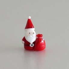 画像2: 【The Joy Luck Club】サンタさんプレゼントを持って　32mm　ガラス製　オブジェ　クリスマス　ミニチュア (2)