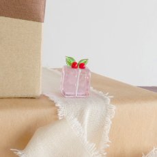 画像1: 【The Joy Luck Club】クリスマスプレゼント　ピンク　20mm プレゼント　ギフト　ガラス製　オブジェ　クリスマス　ミニチュア (1)
