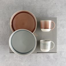 画像1: 【 Gift 】Lien 　カップ＆プレート　ペアセット 　リヤン　 マグカップ　プレートM 21cm 　磁器　日本製　ピンク　グレー (1)