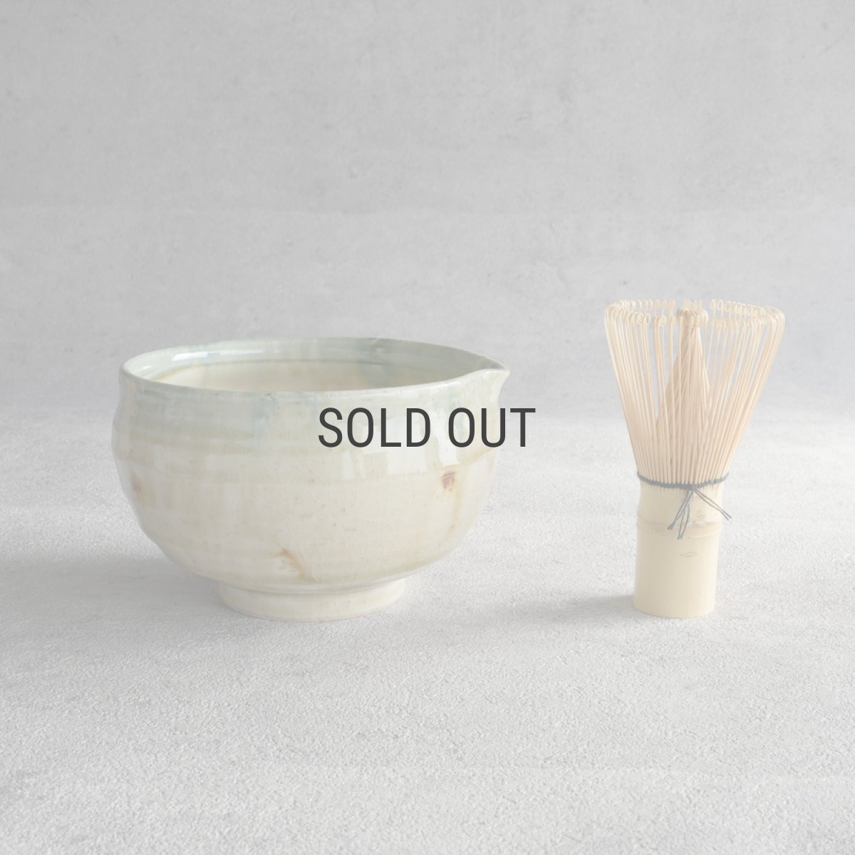 画像6: 【南楽窯】美濃焼  織部流し　片口抹茶碗    日本製  φ13cm   抹茶オレ (6)