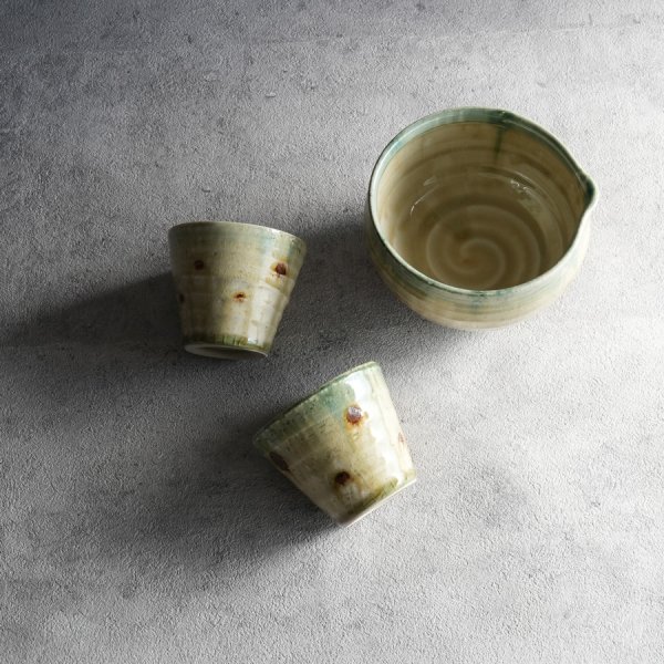 南楽窯】美濃焼 織部流し 片口抹茶碗 日本製 φ13cm 抹茶オレ - Nature Ave.