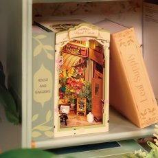 画像1: 【Rolife】出会いの花屋　Floral Coner Book Nook　ブックヌーク　ウッドパズル　ミニチュア　ブックエンド  (1)