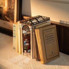 画像14: 【Rolife】洋風なアーケード街　Arcade Dating   Book Nook　ブックヌーク　ウッドパズル　ミニチュア　ブックエンド  (14)