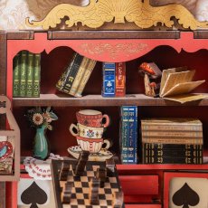画像11: 【Rolife】Fall into wonder  不思議の世界に　Book Nook　ブックヌーク　英語版説明書　ウッドパズル　ミニチュア　ブックエンド  (11)