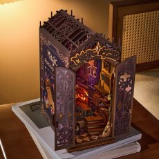 画像9: 【Rolife】Magic Fantasy Corner  マジックファンタジーコーナー Book Nook　ブックヌーク　英語版説明書　ウッドパズル　ミニチュア　ブックエンド DIY (9)