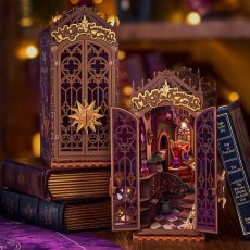 画像1: 【Rolife】Magic Fantasy Corner  マジックファンタジーコーナー Book Nook　ブックヌーク　英語版説明書　ウッドパズル　ミニチュア　ブックエンド DIY (1)