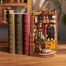 画像9: 【Rolife】 コーナースタディ  Silent Corner Study  Book Nook　ブックヌーク　英語版説明書　ウッドパズル　ミニチュア　ブックエンド   DIY (9)