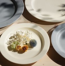 画像1: 【作山窯-SAKUZAN-】SAKUZAN DAYS Sara 7"Plate  20cm/ラウンド M/お皿/ディナープレート/中皿/サラ/カフェ/磁器/日本製/陶器 (1)