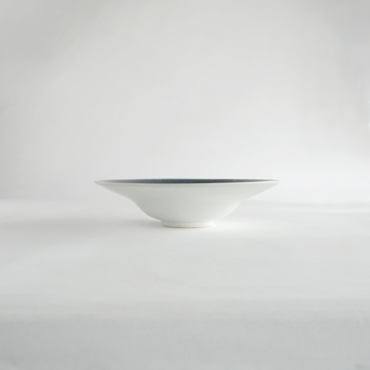 画像10: 【SAKUZAN】-凛-　深皿　φ21cm 　deep plate パスタプレート ネイビーグラデーション　紺　作山窯　日本製 (10)