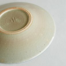 画像7: 【作山窯-SAKUZAN-】- 凛 - 平皿  M (φ19.5） L(φ26）紺吹き　日本製　陶器 美濃焼　Nature Ave.オリジナル (7)