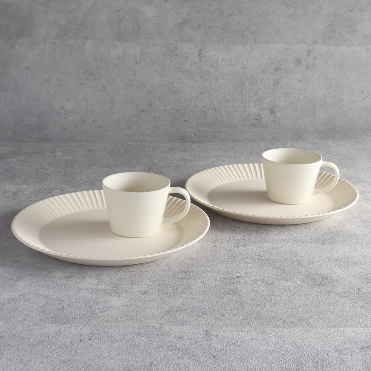 画像3: 【Gift 】SAKUZAN DAYS Sara ストライププレートL  φ27cm カップ ペアセット 磁器 日本製 作山窯 (3)