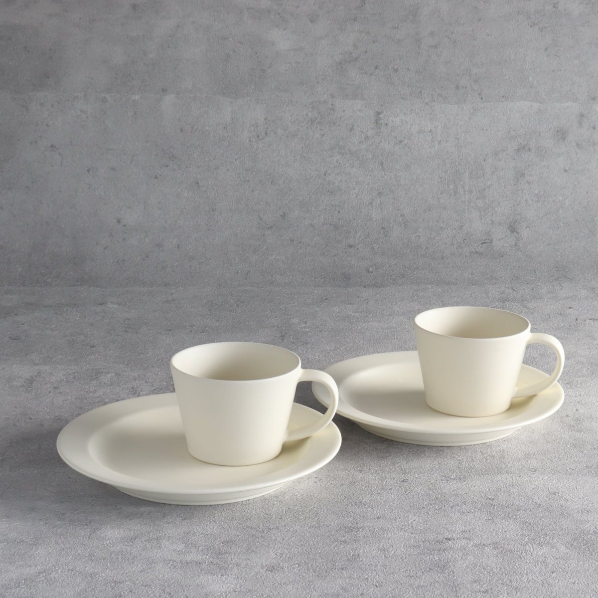 画像4: 【 Gift 】SAKUZAN DAYS Sara  7" プレート M  φ20cm  カップ ペアセット 磁器 日本製 作山窯 (4)