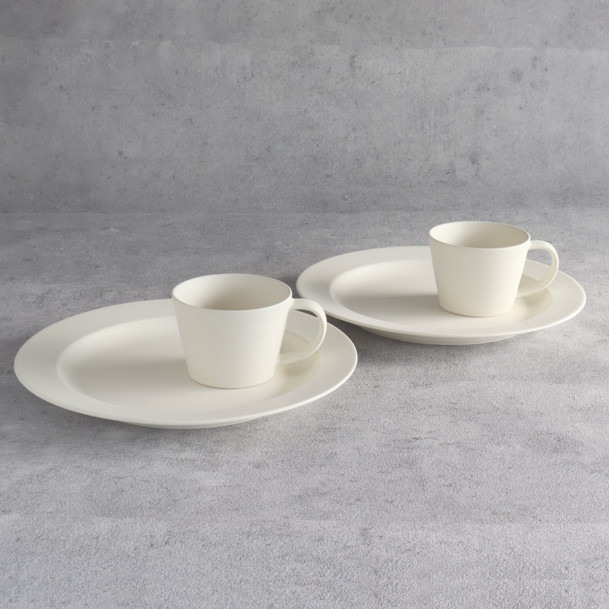 画像3: 【 Gift 】SAKUZAN DAYS Sara  10" プレート26cm  マグカップ ペアセット 磁器 日本製 作山窯 クリーム グレー (3)