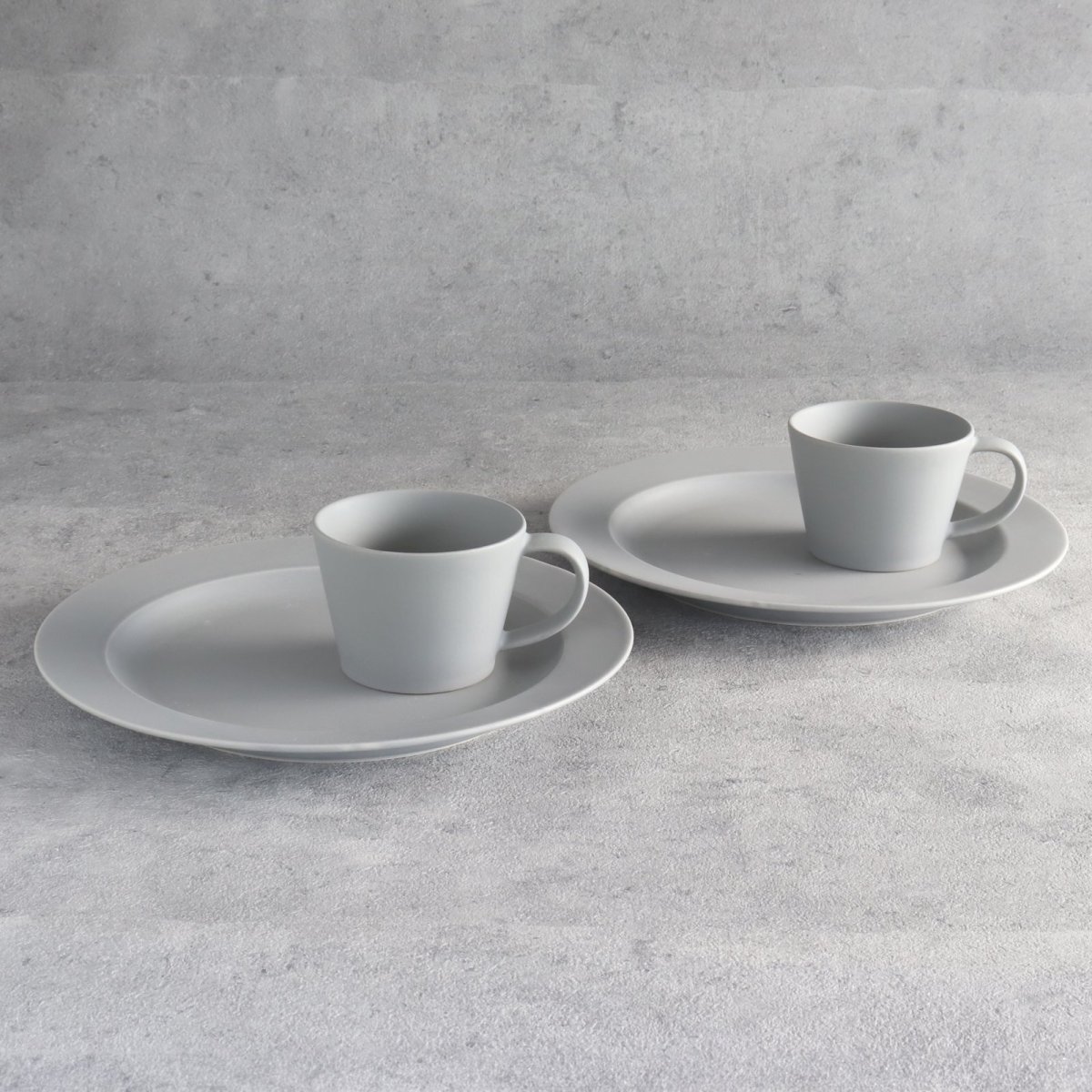 画像4: 【 Gift 】SAKUZAN DAYS Sara  10" プレート26cm  マグカップ ペアセット 磁器 日本製 作山窯 クリーム グレー (4)