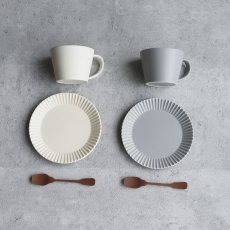 画像4: 【GIFT COLLECTION】B　SAKUZAN DAYS　Sara　カップ&ソーサー　スプーン　セット　新生活セット　ギフト　クリーム　グレー　Stripe Cup&Saucer　コーヒーカップ/サラ/カフェ/磁器/日本製/陶器　ギフトコレクション (4)