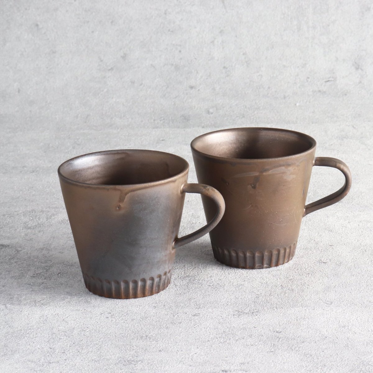 画像13: 【 Gift 】SAKUZAN DAYS  ストライプ　マグカップ　2個セット　DAYS　ホワイト　ブロンズ　Stripe Mug cup 日本製　美濃焼　作山窯 (13)