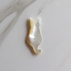 画像2: 【Pearl Collection】猫　箸置き　M　ねこ　オーロラ　白蝶貝　ネコ　キャット　レスト　シェル/　パール/貝 (2)