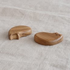 画像7: 【TEAK WOOD】猫の箸置き　木製　猫好きさんの心をくすぐる。天然木でつくった、大人可愛いカトラリーレスト　Sleep Smile   (7)